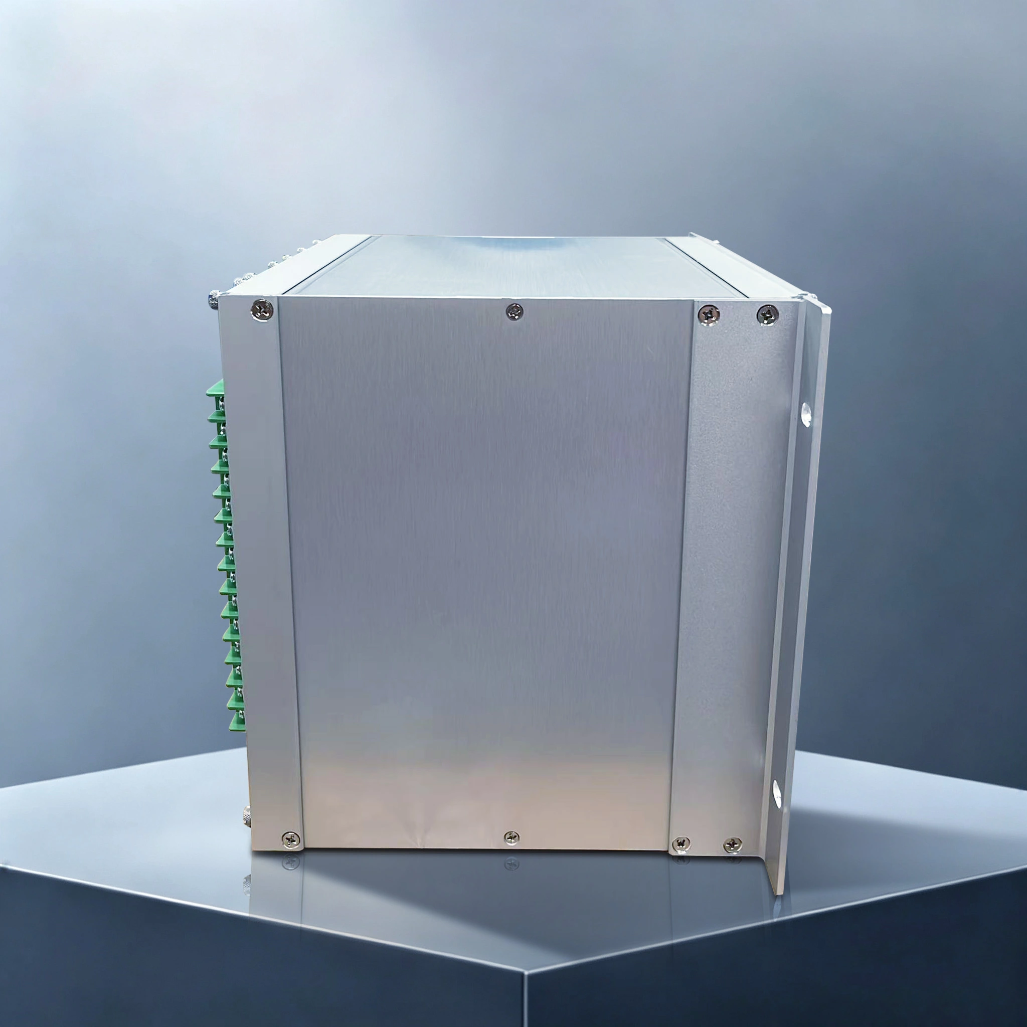 GWPR350‑BD Busbar Differential Protection Relay side view
